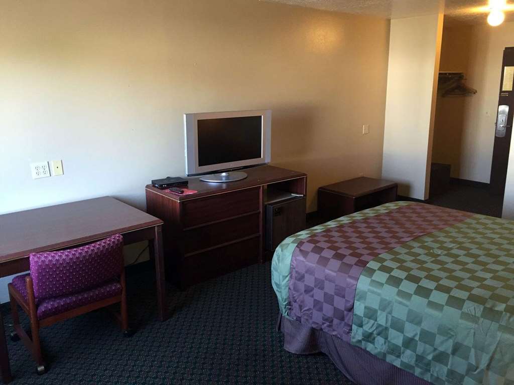 Capital Inn & Suites Salem Room photo